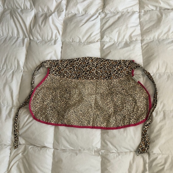 Apron - Picture 7 of 8